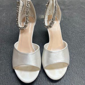 Journee Collection Connor Women's Dress Wedges